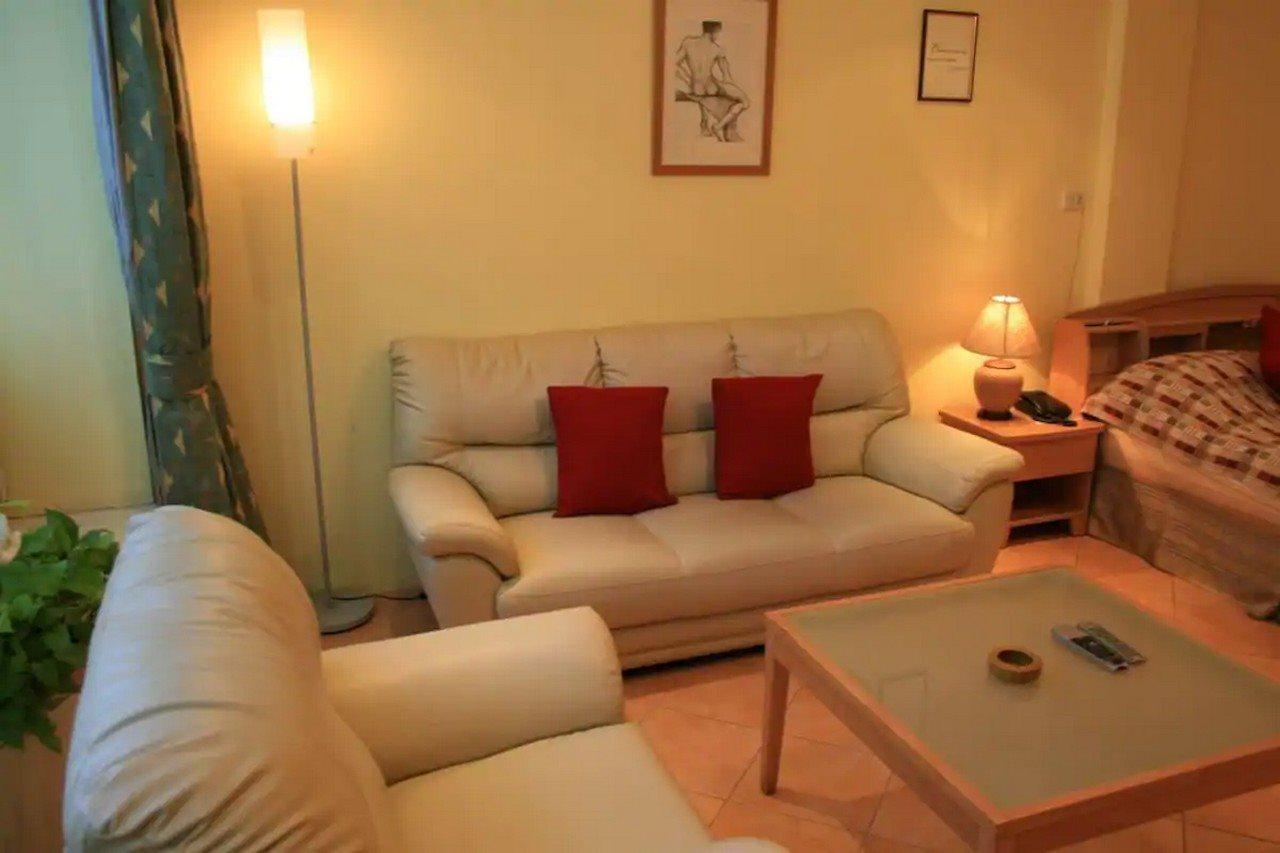 Aquarius Gay Guesthouse & Sauna Patong Exterior photo