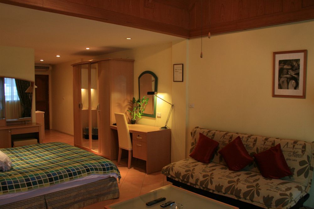 Aquarius Gay Guesthouse & Sauna Patong Exterior photo