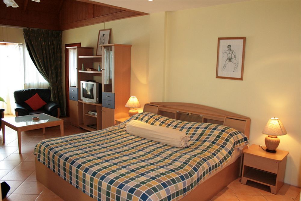 Aquarius Gay Guesthouse & Sauna Patong Exterior photo