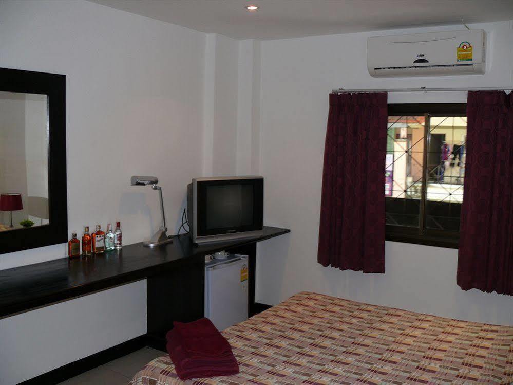 Aquarius Gay Guesthouse & Sauna Patong Exterior photo